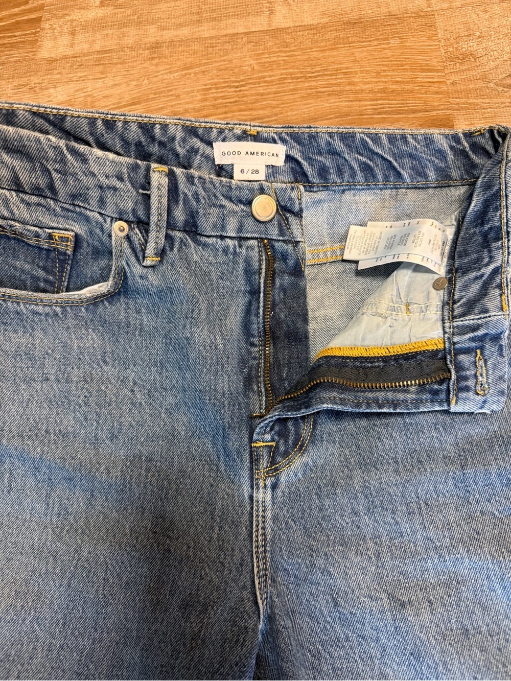 Good American Straight Leg Jeans Size 6/28 Medium Blue Wash